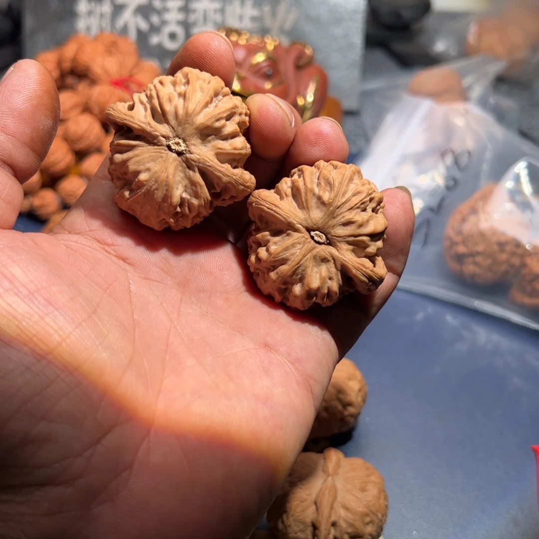 爱***意吊坠文玩核桃龙脉