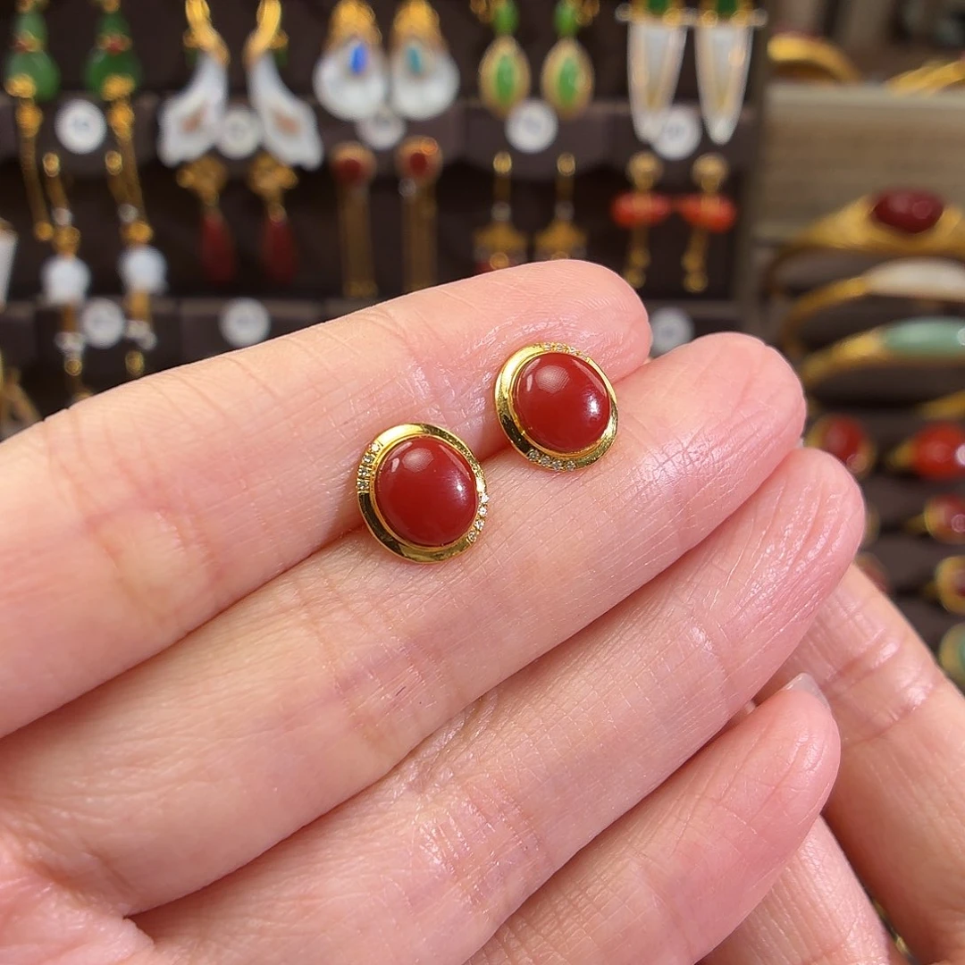 18K金镶嵌耳饰南红玛瑙