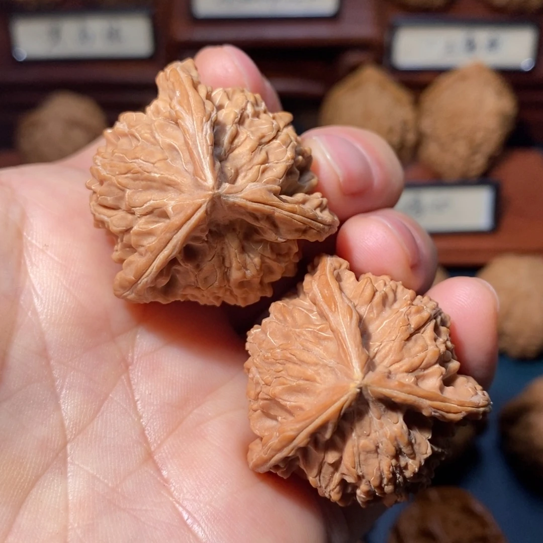 文玩核桃吊坠盘山三棱全品36