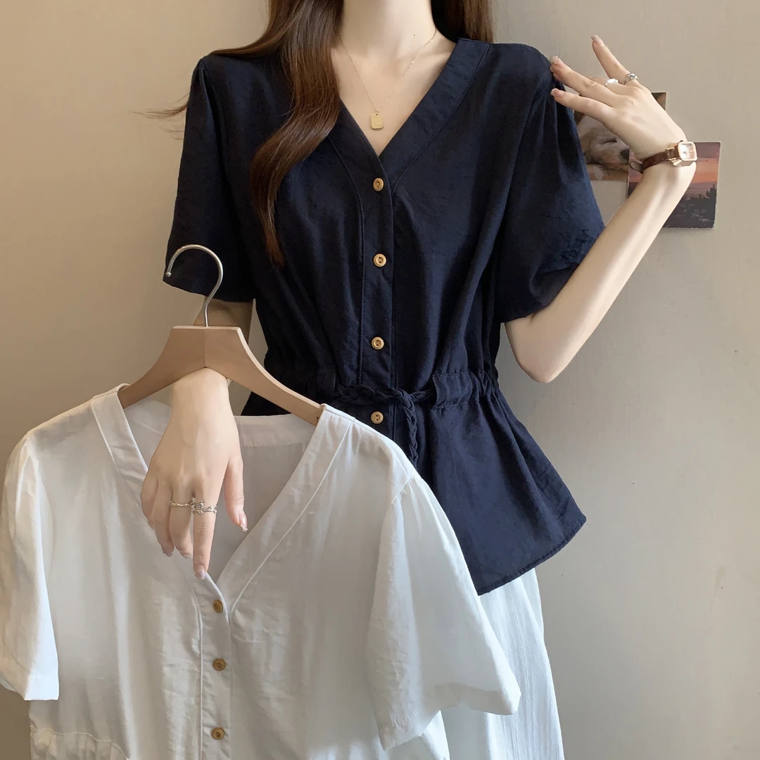 大码胖mm夏季新款法式设计感V领短袖衬衫女显瘦遮肚收腰系带上衣