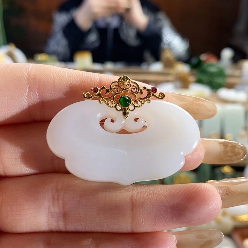 【闪购商品】和田玉吊坠18K金镶嵌