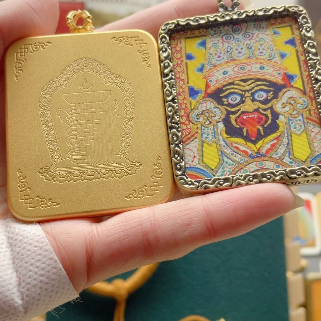 吊坠泗*唐卡等多种形式的艺术形式