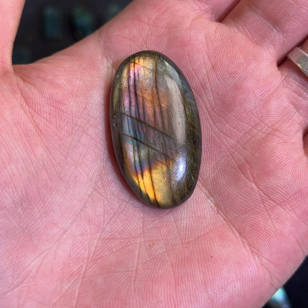 拉长石吊坠未镶嵌三**猫