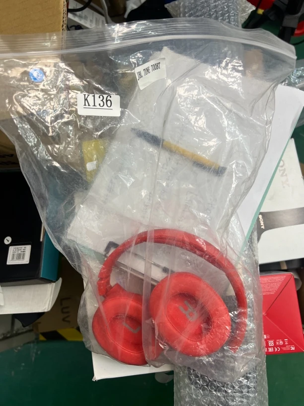 9新  JBL 700bt 红色头戴 k136