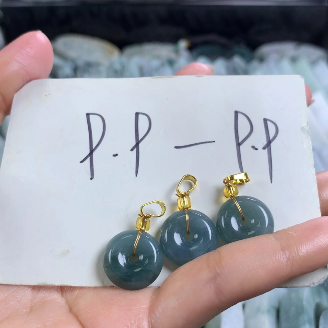 翡翠未镶嵌颈饰多样性发一件