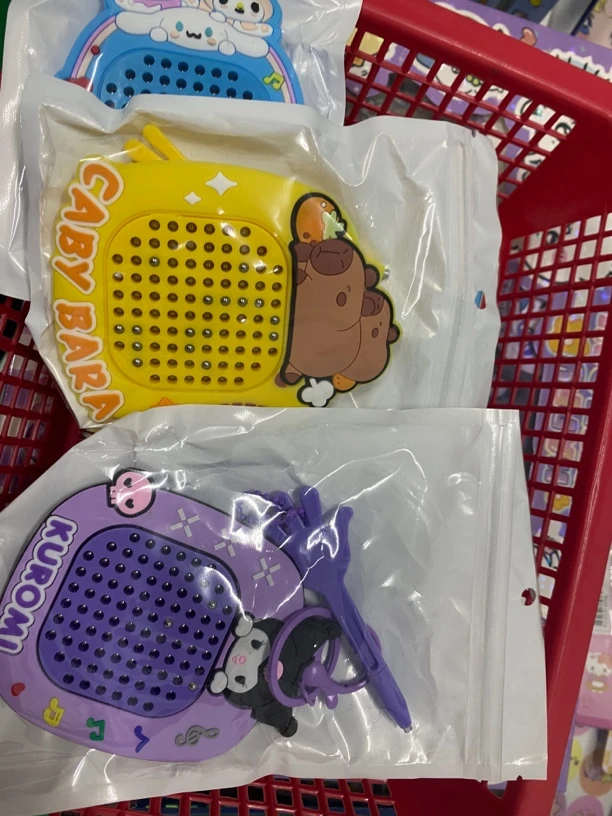 2个解压磁吸钢珠涂鸦画板钥匙扣凯蒂猫帕恰狗奇葩玩具