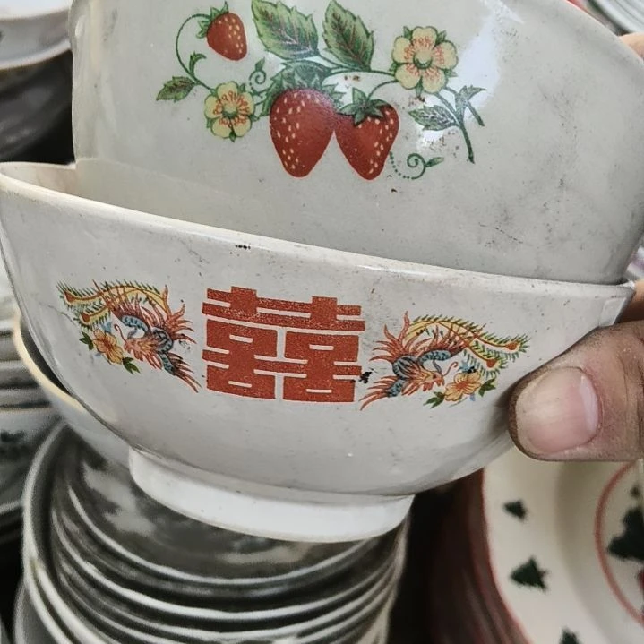 陶瓷盘子碗啥都有