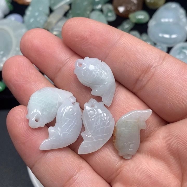 翡翠未镶嵌颈饰翡翠首饰