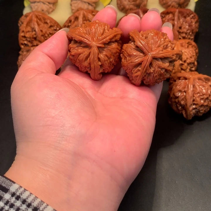 文玩核桃把件敬*工艺