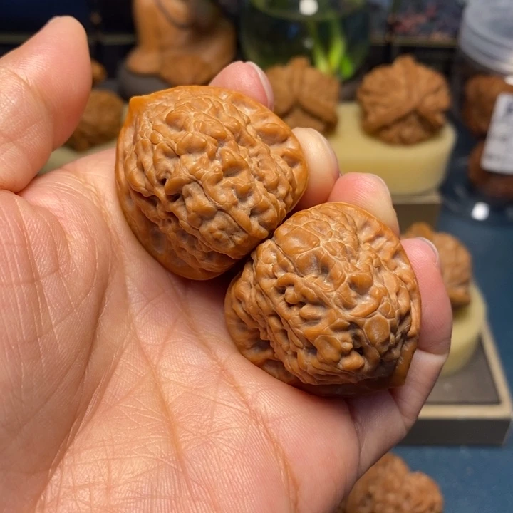 【闪购商品】把件文玩核桃金字塔