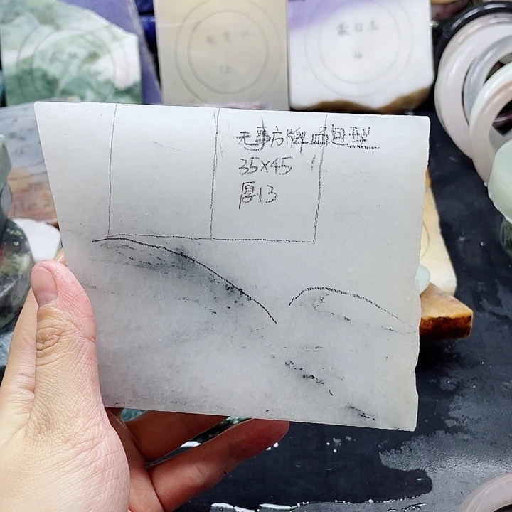 石英质玉未镶嵌颈饰定制
