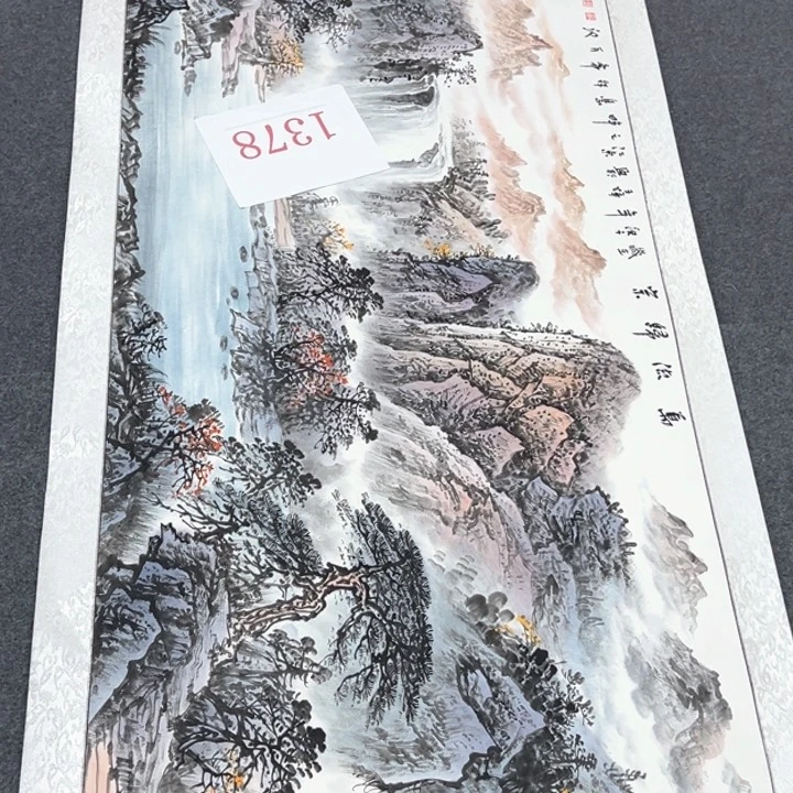 横款福利待遇也是不错滴