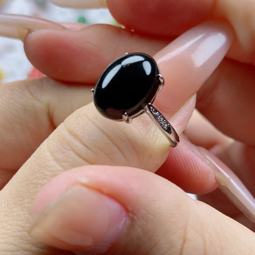 未镶嵌戒指和田玉