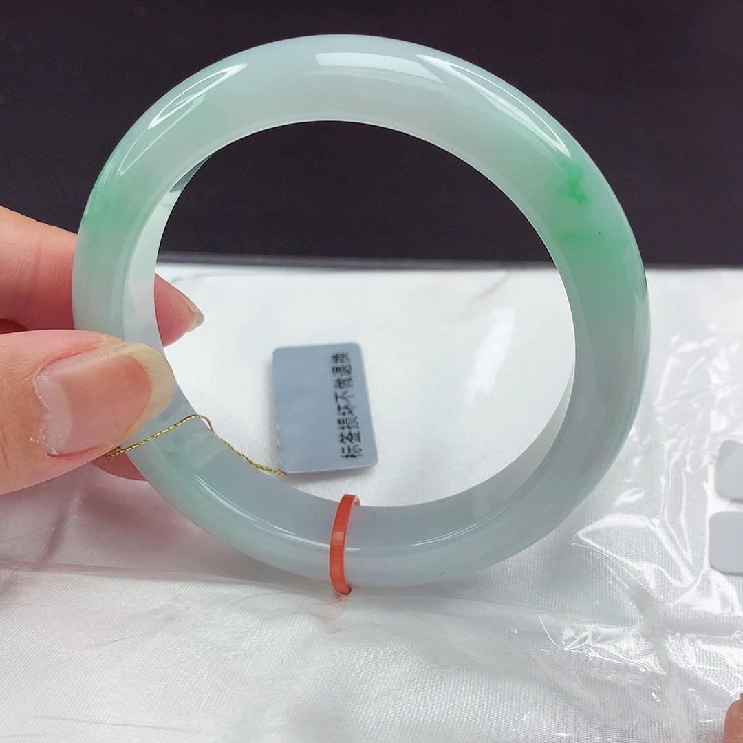 翡翠手镯未镶嵌55圈589