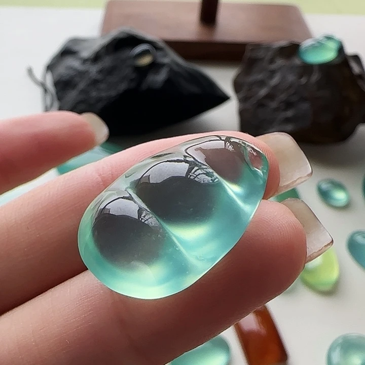 岫玉未镶嵌颈饰岫玉