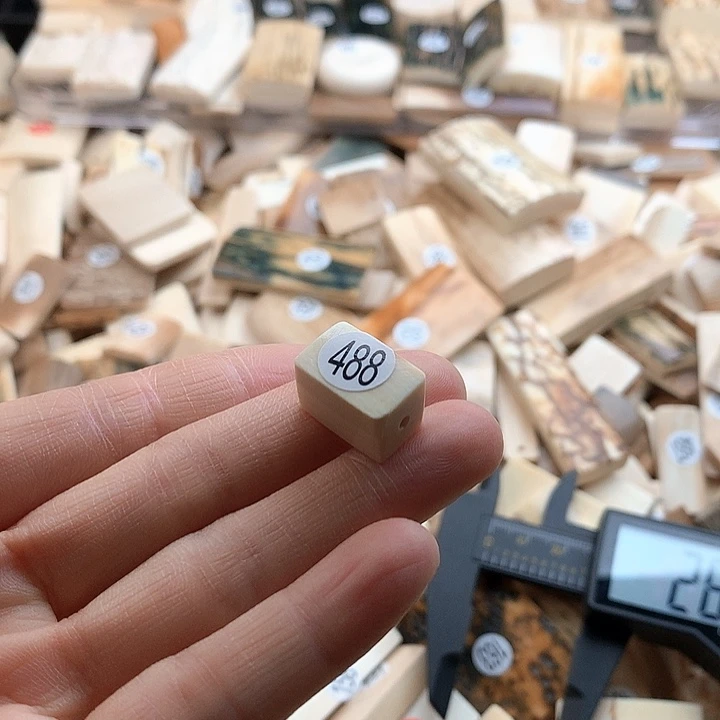 泥塑不打孔联系客服