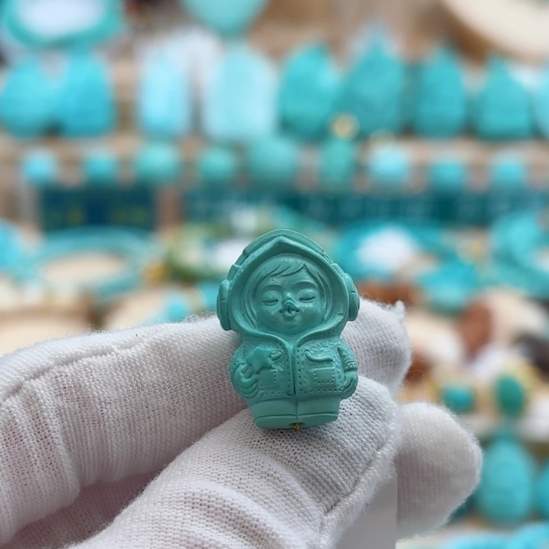 绿松石未镶嵌珠宝奇石