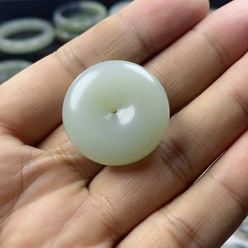 【闪购商品】颈饰未镶嵌和田玉