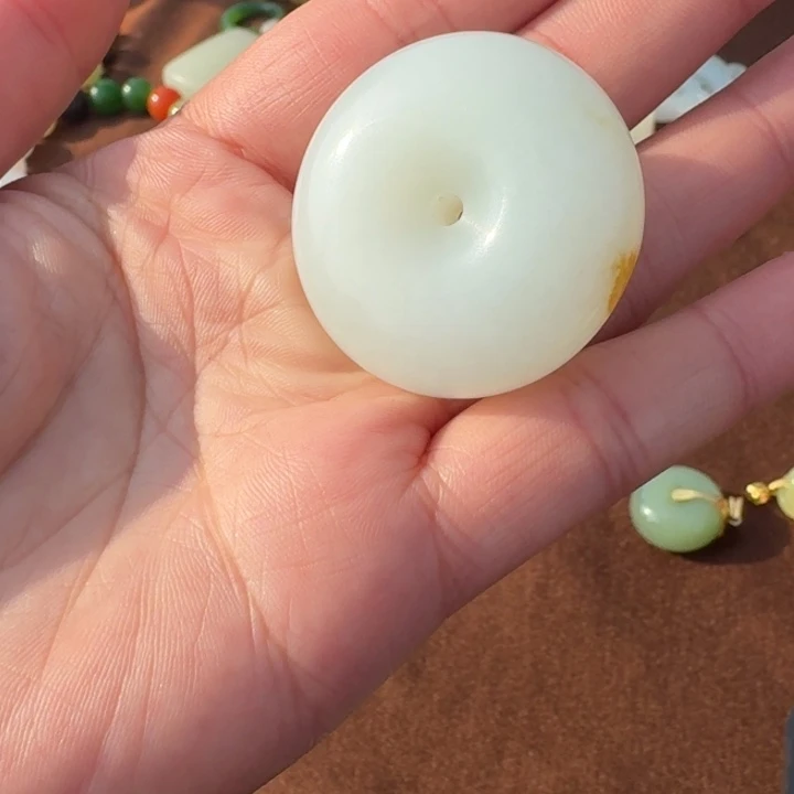 和田玉未镶嵌颈饰36.3王