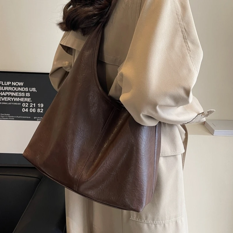 美拉德包包女2025新款今年流行大通勤服饰大容量美大容量教师尼龙