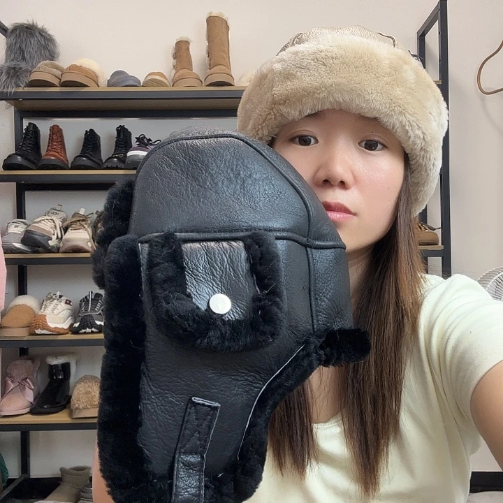 皮毛一体黑色雷锋帽子经典