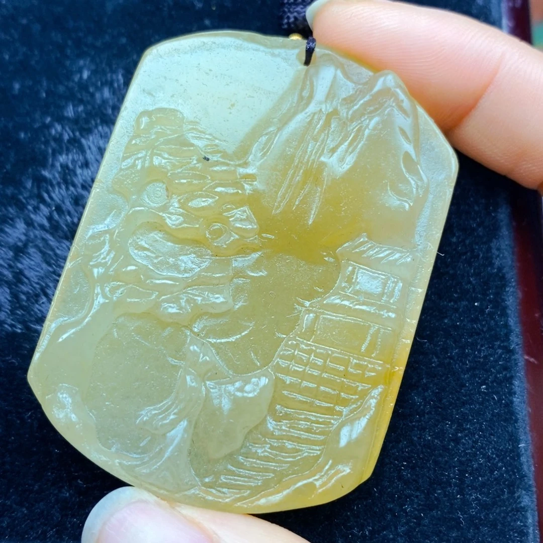 石英质玉（黄龙玉）未镶嵌颈饰