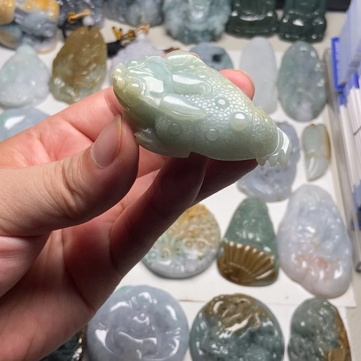 颈饰未镶嵌翡翠金蟾59