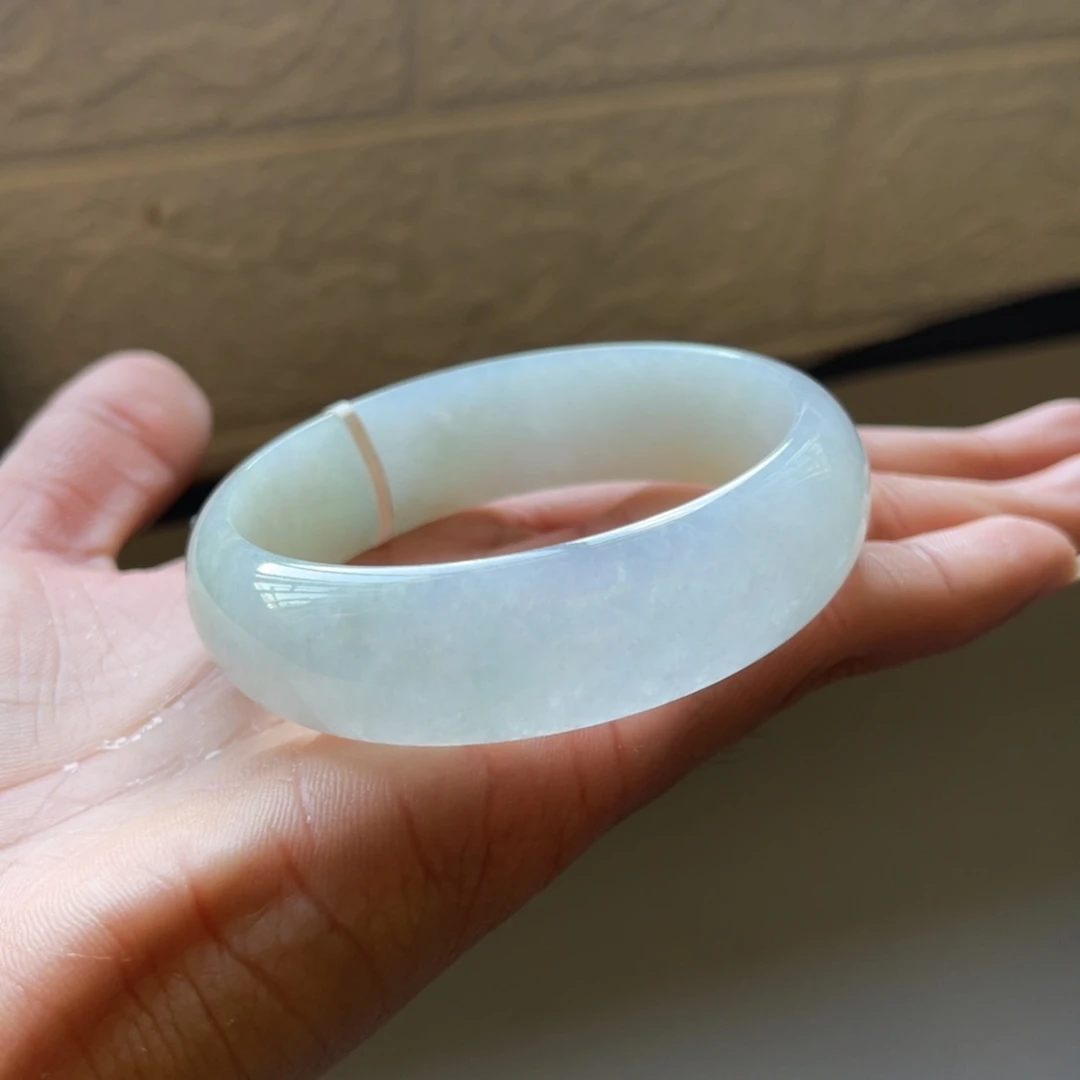 翡翠手镯未镶嵌55圈三天鉴赏期