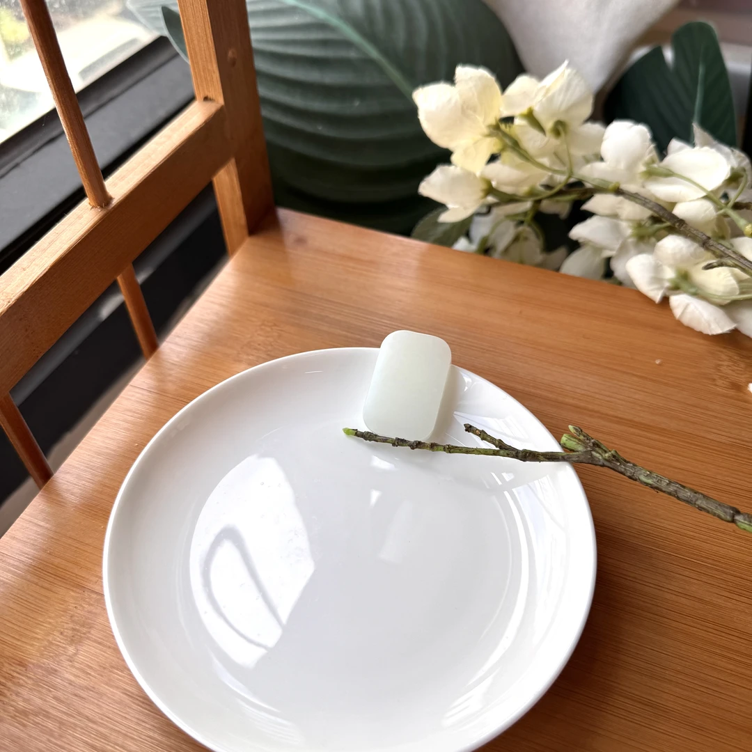 【珠宝厂长】约34*22*7mm俄料白玉方牌无事牌吊坠