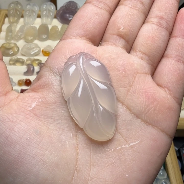 玛瑙/玉髓颈饰未镶嵌l****l