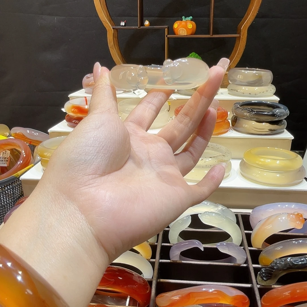 玛瑙/玉髓未镶嵌手镯