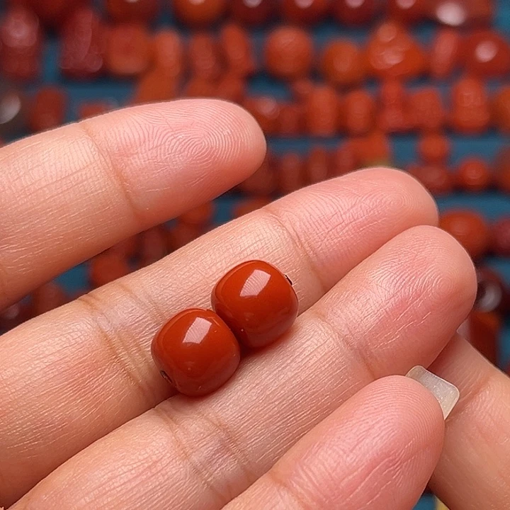 G***未镶嵌配饰南红玛瑙老型对珠9.5