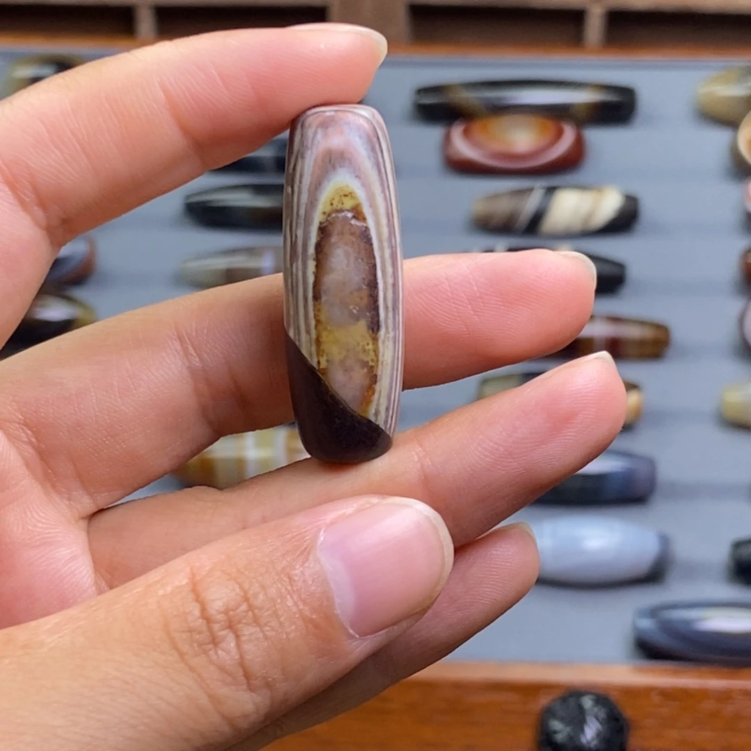 S***s玛瑙/玉髓颈饰未镶嵌