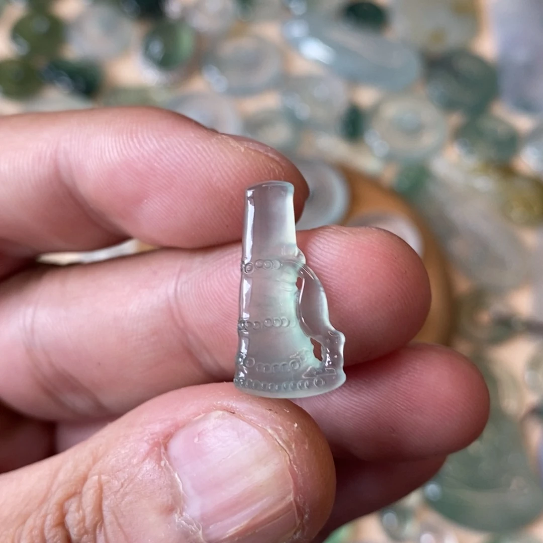 定制翡翠未镶嵌翡翠