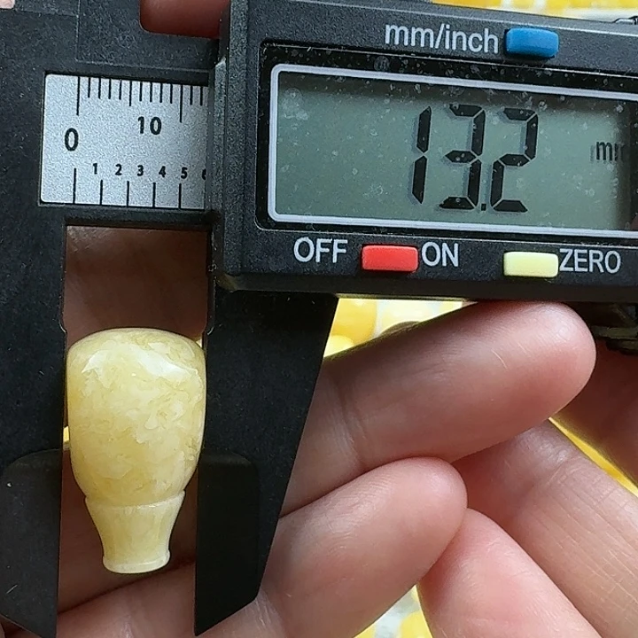 天***涯蜜蜡未镶嵌裸石28