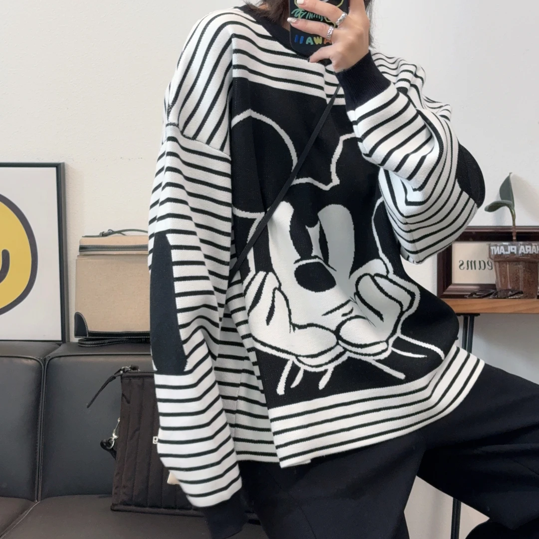 2025新款超洋气黑白条纹大米奇圆领毛衣女宽松显瘦减龄百搭