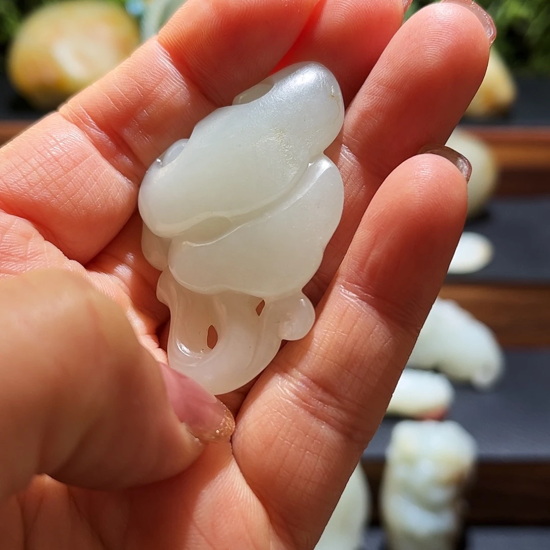 和田玉（糖玉）未镶嵌颈饰