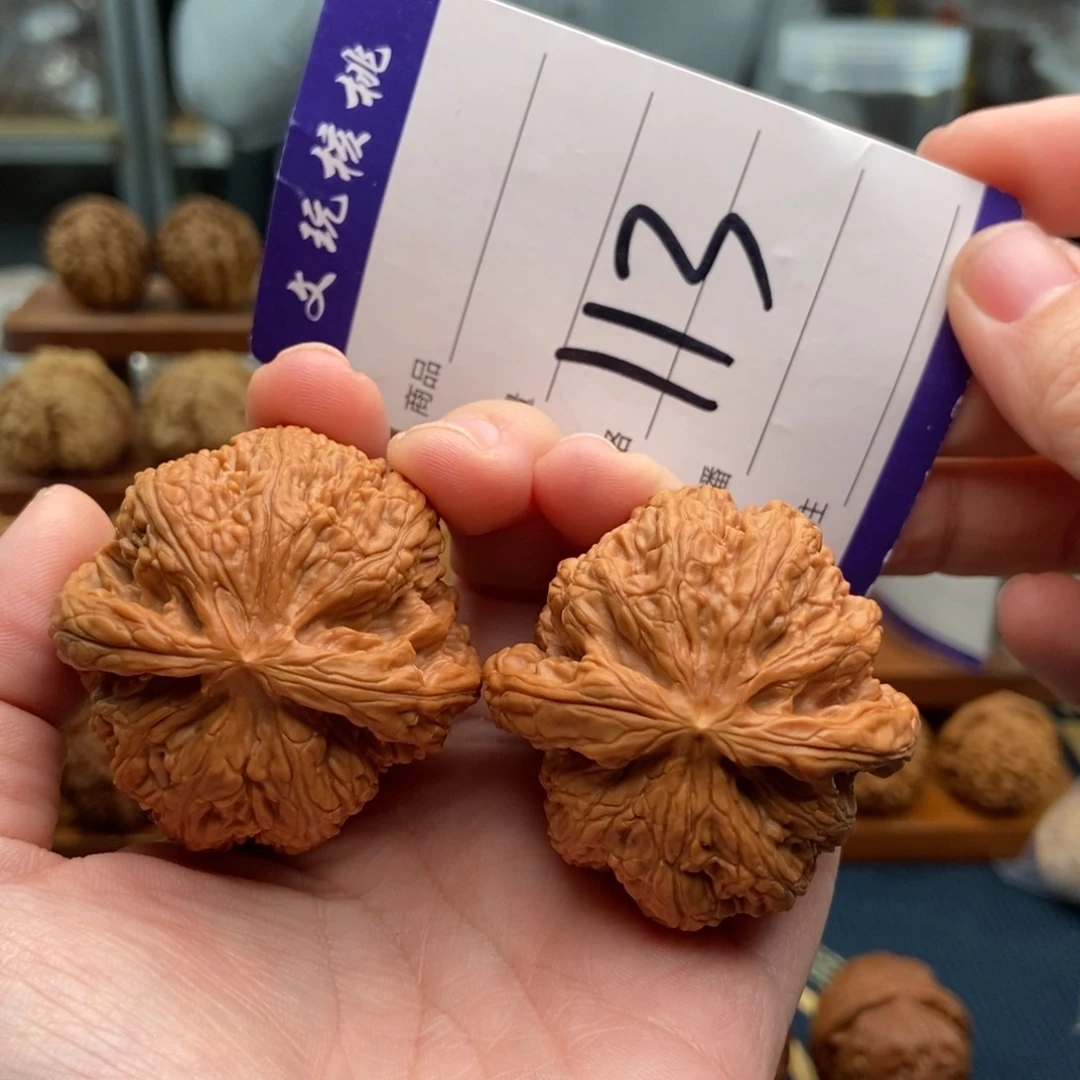 文玩核桃吊坠44粗筋