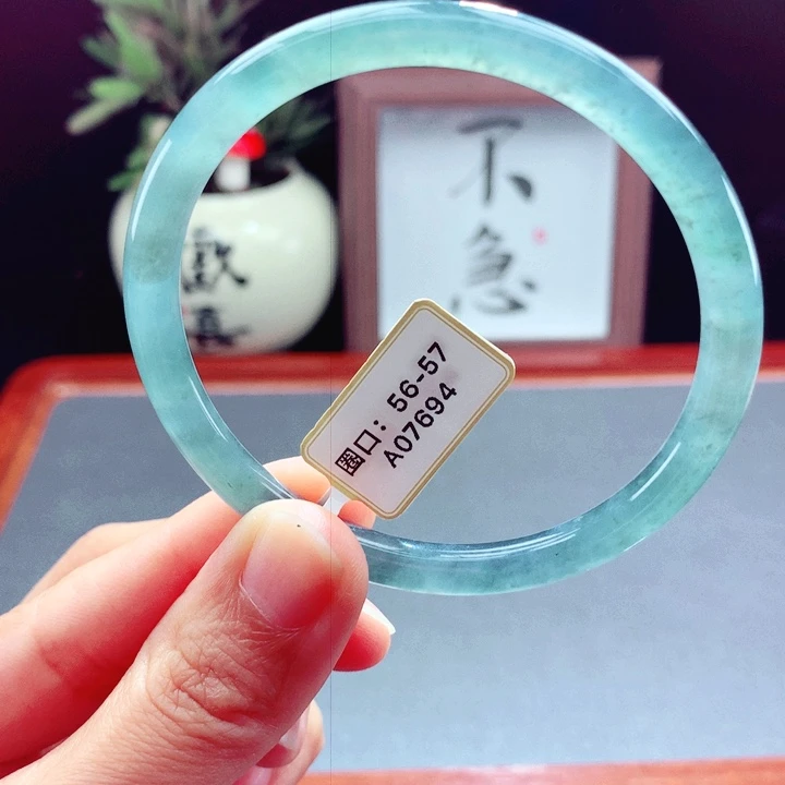 翡翠未镶嵌手镯圆镯