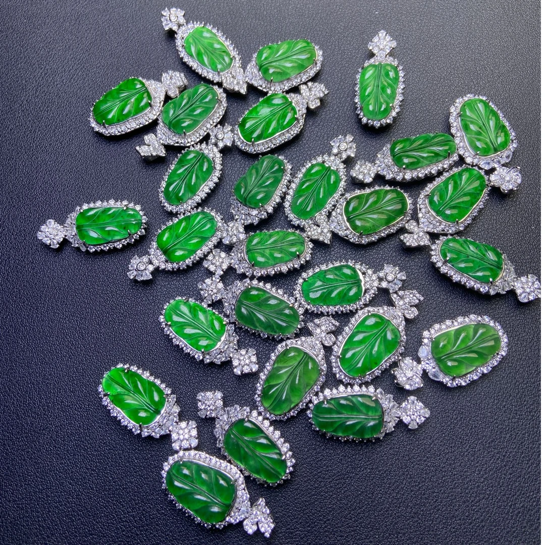 天然翡翠A货满绿叶子吊坠026（多样性发货发其一）冰透辣阳时尚