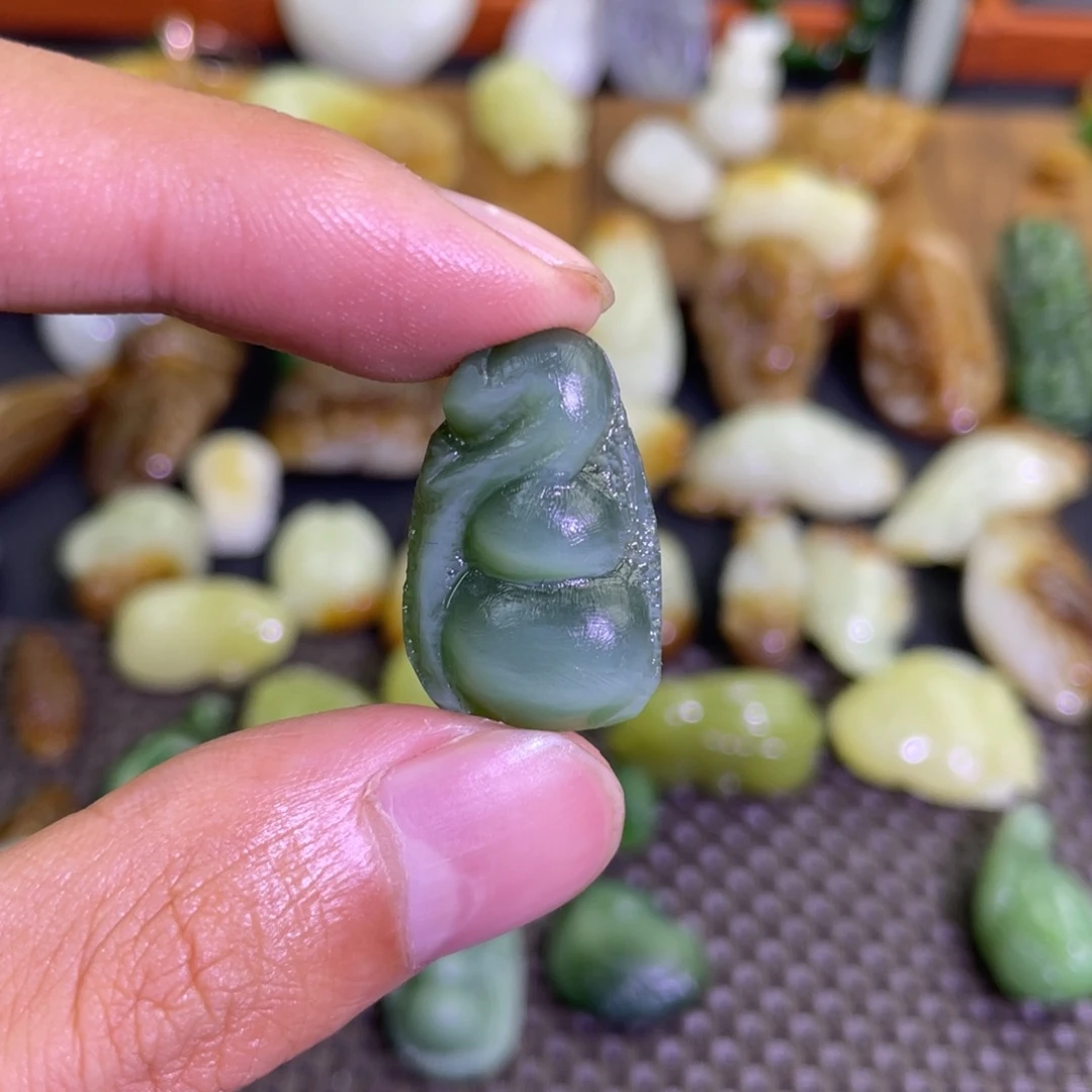 颈饰未镶嵌和田玉俄碧猫眼葫芦吊坠