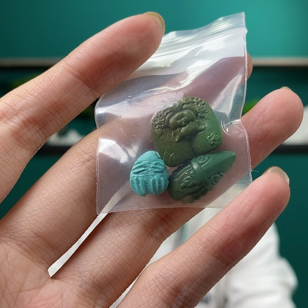 绿松石未镶嵌珠宝奇石