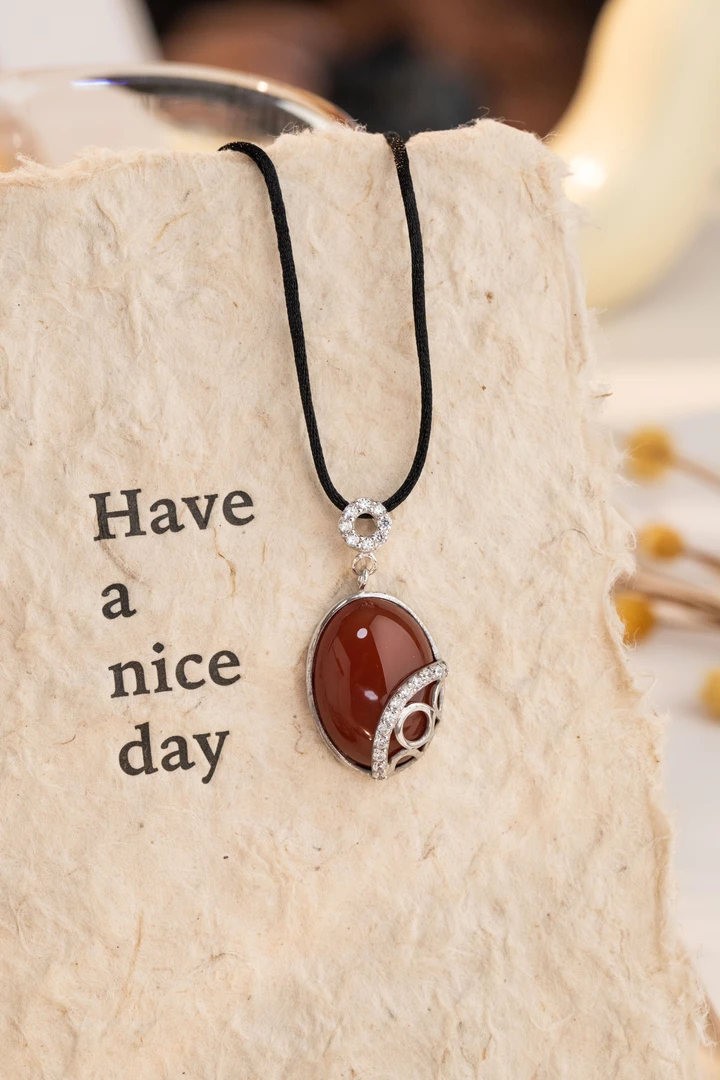 时尚气质红豆项坠（单坠颜色随机）