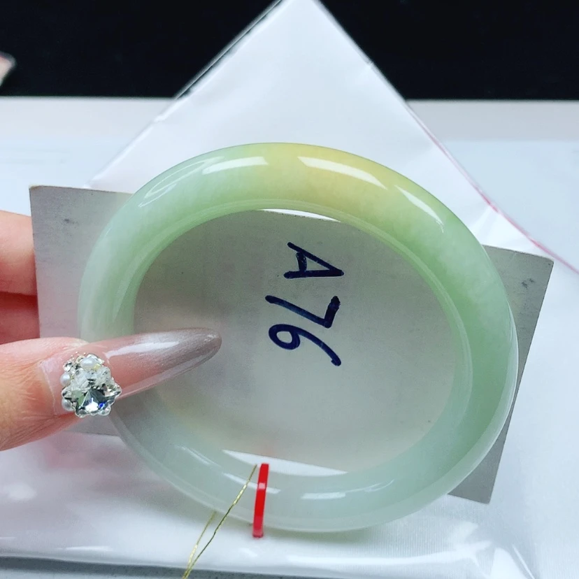 【闪购商品】翡翠手镯未镶嵌钟****?58圈