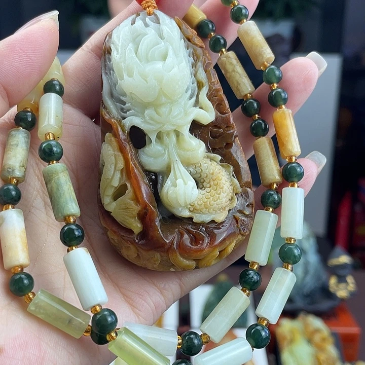 未镶嵌蛇纹石玉颈饰