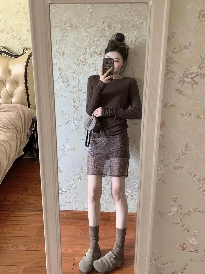 【热感地带】纯欲风松弛套装奶茶长袖纯色上衣轻熟小众新款豹纹半裙