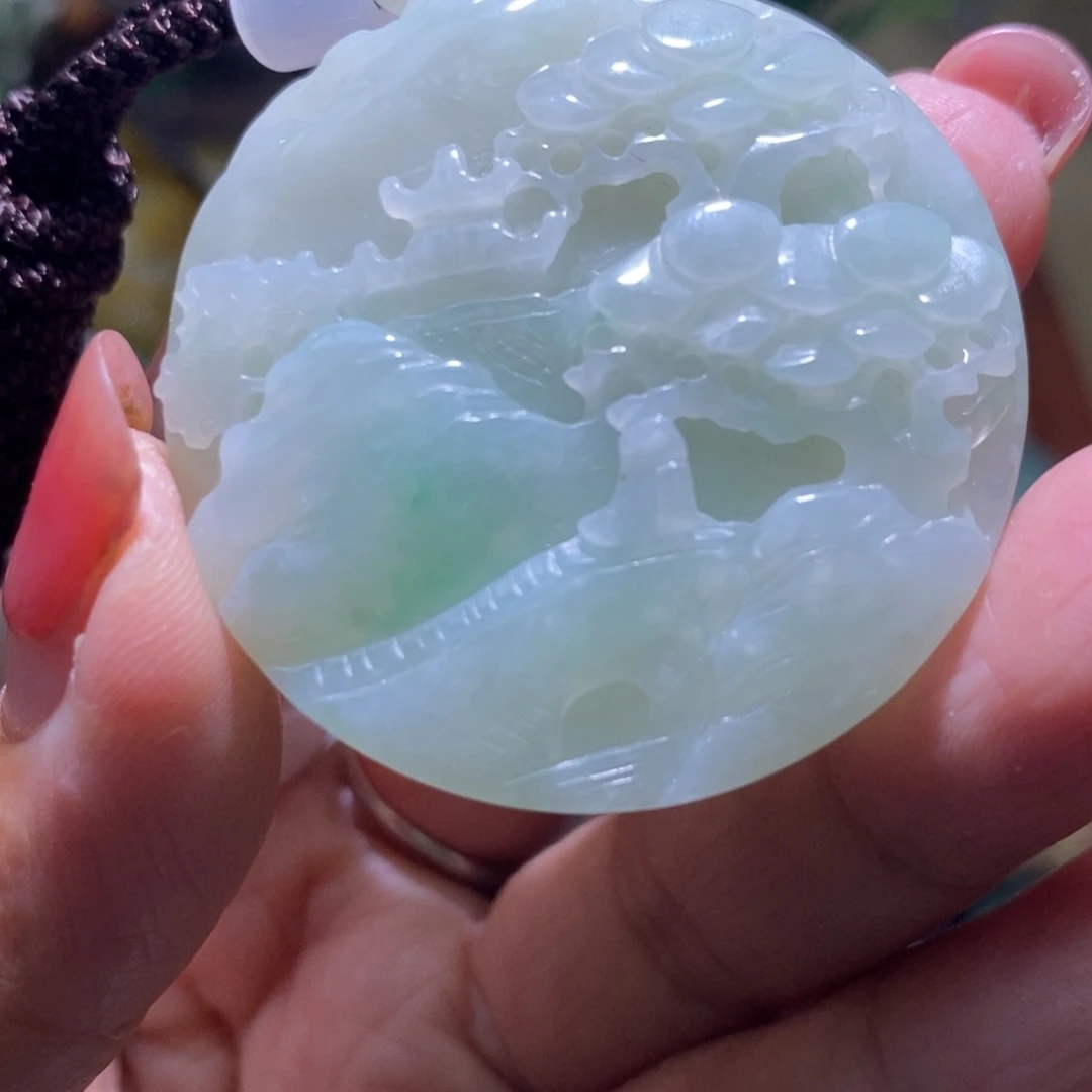 【闪购商品】翡翠未镶嵌颈饰山水