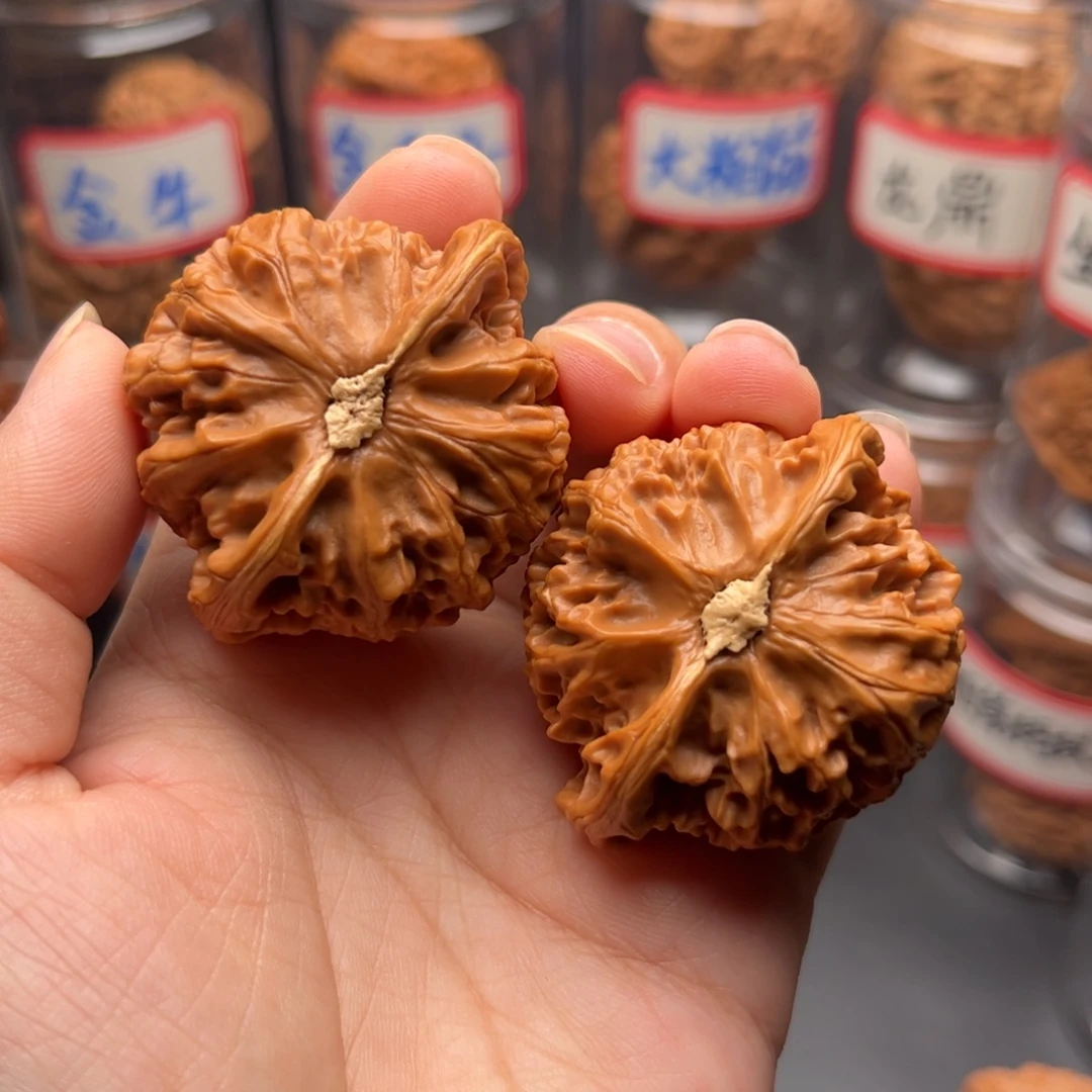 逍***石把件文玩核桃44宫灯