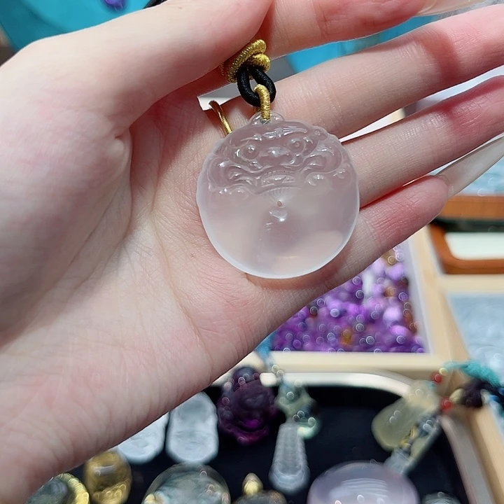 未镶嵌颈饰水晶护身兽