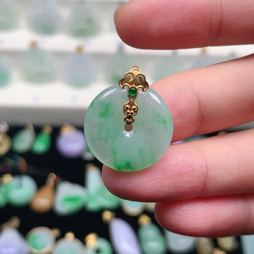 颈饰18K金镶嵌翡翠翡翠吊坠